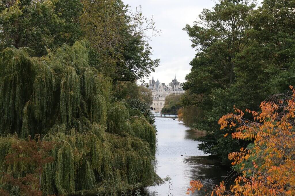 View of the pond in St James’s Park in autumn